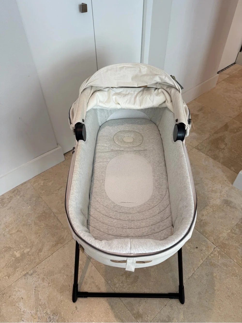 INGLESINA ELEMENT Pure Ecrù carrycot & standup. Both NEW - never used.